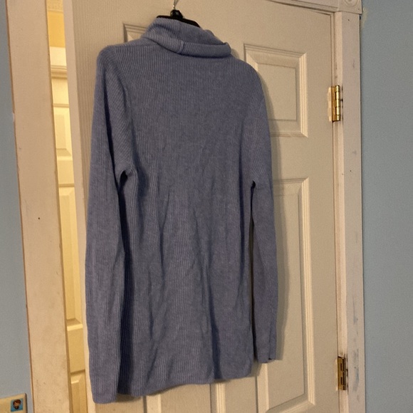 Sweater - Picture 4 of 4